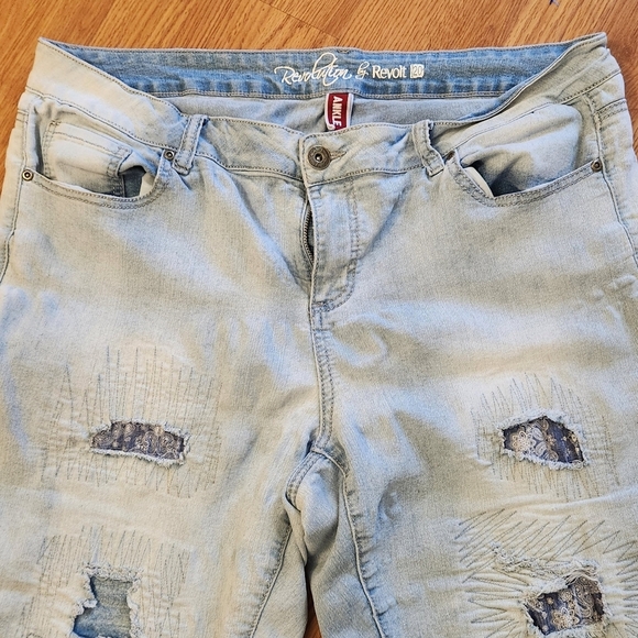 Revolution by Revolt Womens Sz 20 Ankle Length Light Blue Denim Distressed Jeans - Picture 5 of 12